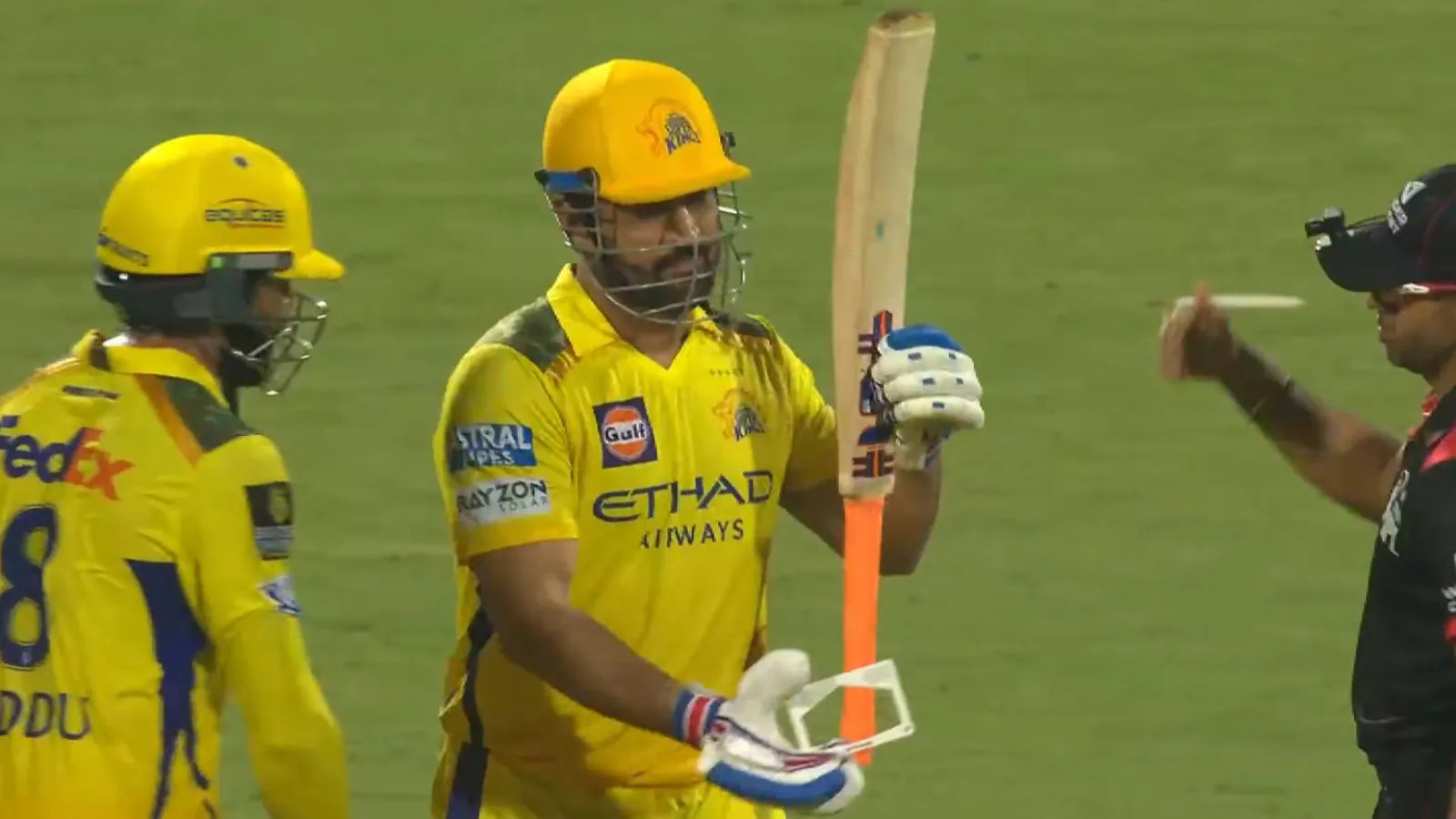 MS Dhoni Umpire