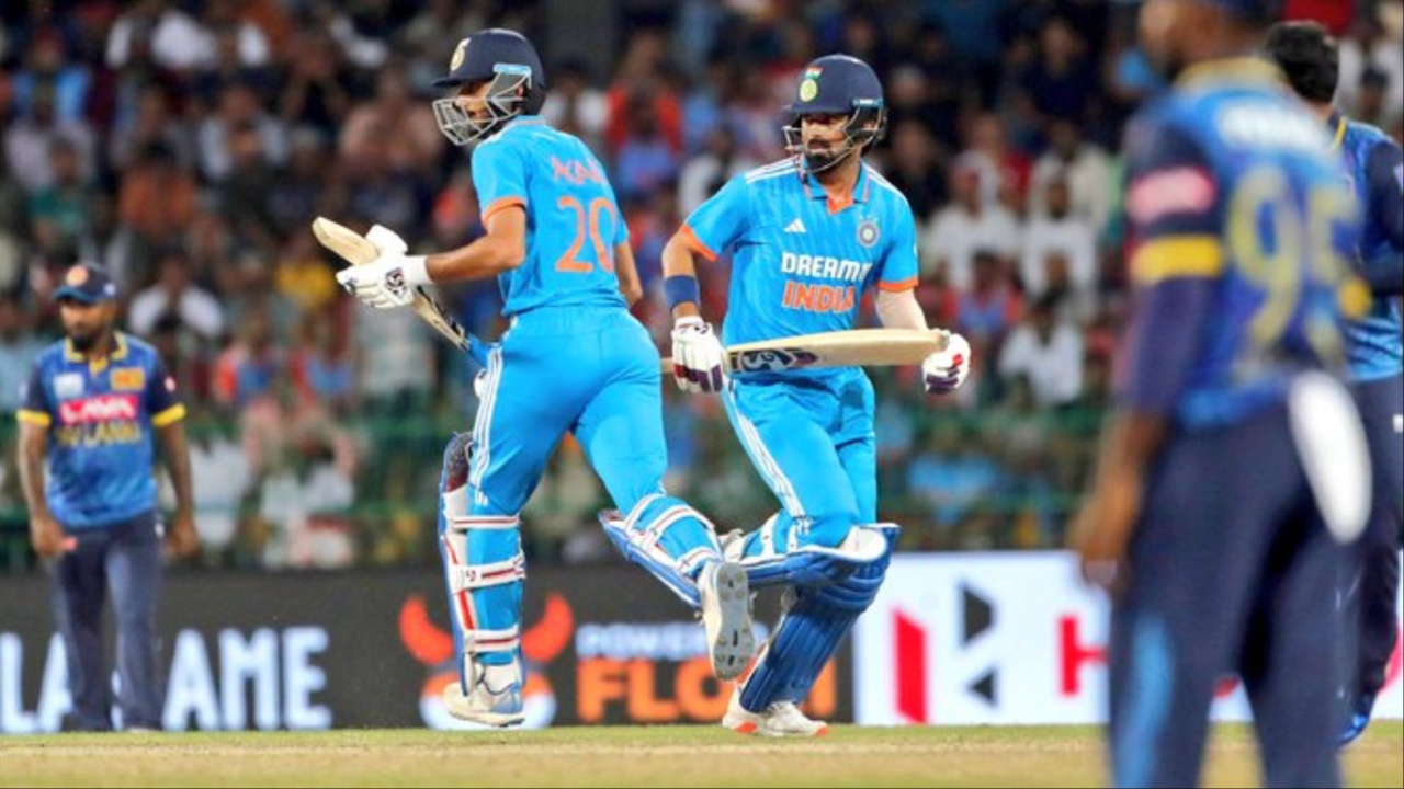 Delhi Capitals' Axar Patel and KL Rahul.