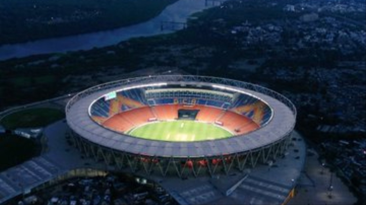 World's biggest cricket stadium- Narendra Modi Stadium.