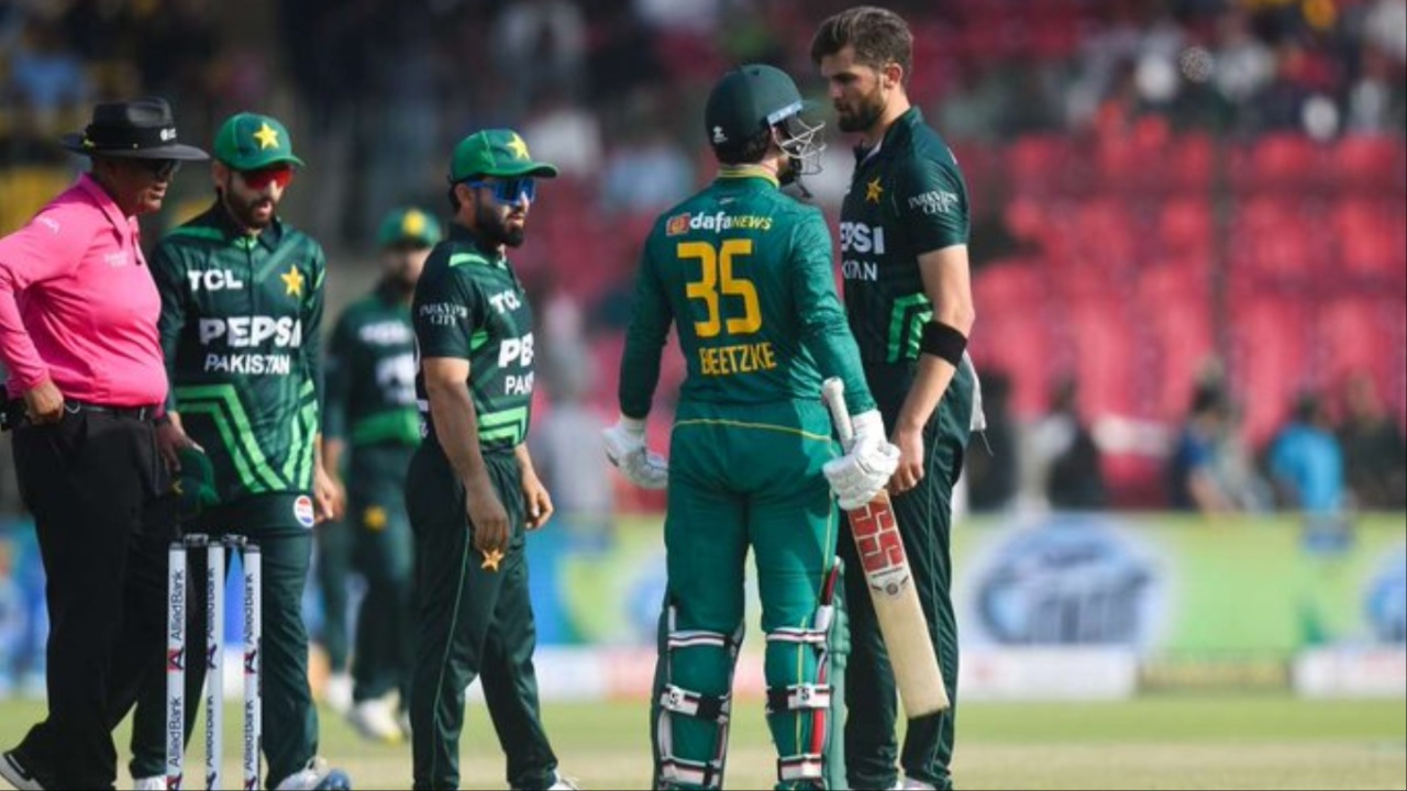 Pakistan's Shaheen Shah Afridi, Kamran Ghulam and Salman Ali Agha.