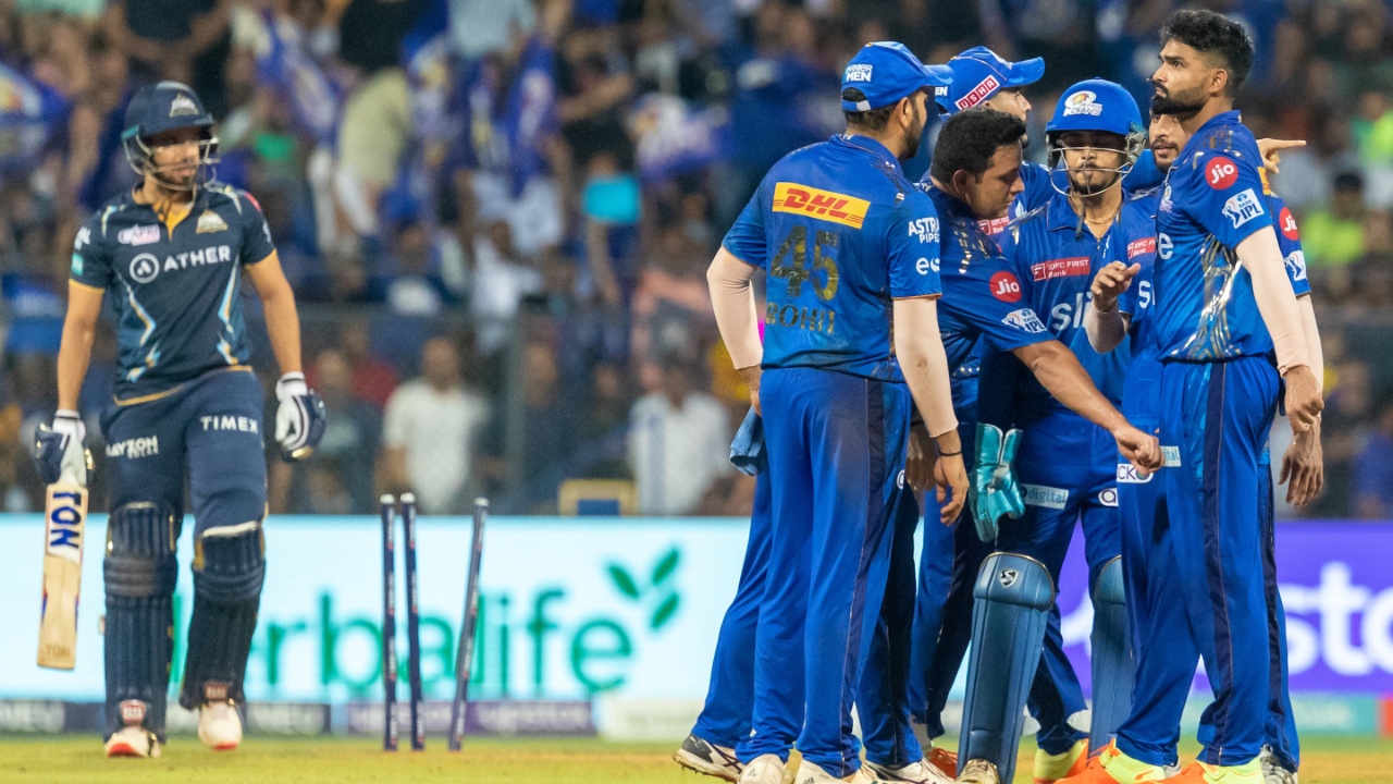 Mumbai Indians (MI).